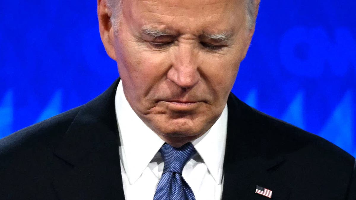 President Joe Biden Mira during his debate with former President Donald Trump at CNN studies in Atlanta on June 27, 2024.